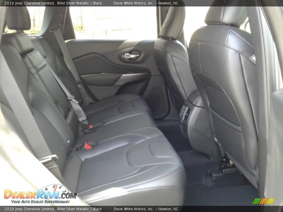 Rear Seat of 2019 Jeep Cherokee Limited Photo #14