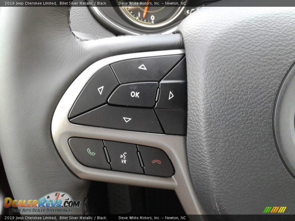 Controls of 2019 Jeep Cherokee Limited Photo #17