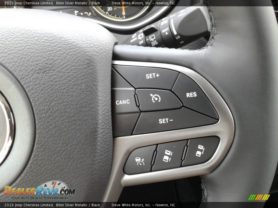 Controls of 2019 Jeep Cherokee Limited Photo #18