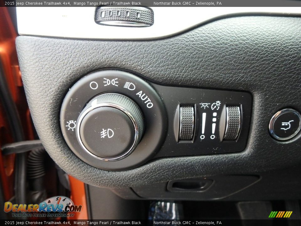 2015 Jeep Cherokee Trailhawk 4x4 Mango Tango Pearl / Trailhawk Black Photo #23