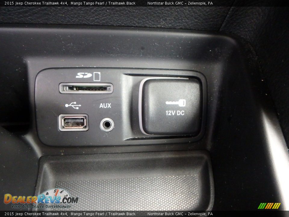 2015 Jeep Cherokee Trailhawk 4x4 Mango Tango Pearl / Trailhawk Black Photo #28