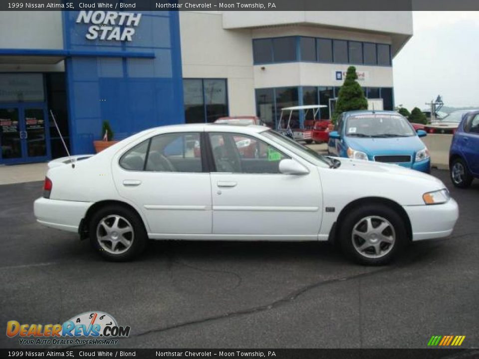 1999 Nissan Altima SE Cloud White / Blond Photo #2