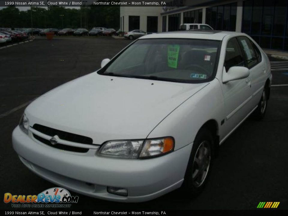 1999 Nissan Altima SE Cloud White / Blond Photo #7