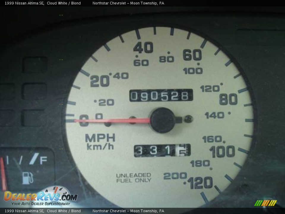 1999 Nissan Altima SE Cloud White / Blond Photo #20