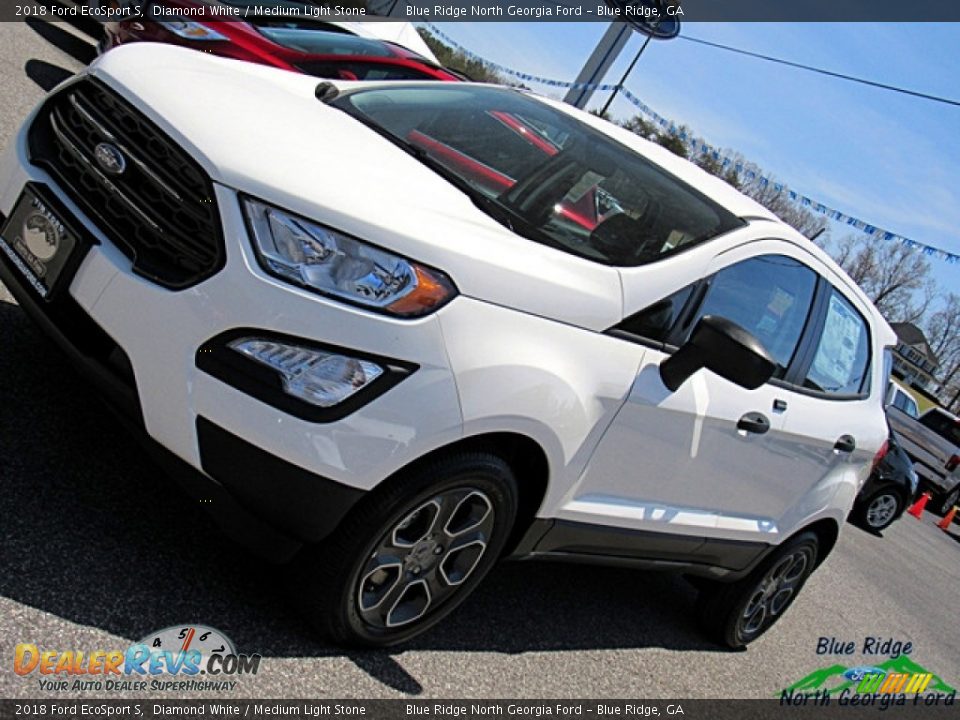 2018 Ford EcoSport S Diamond White / Medium Light Stone Photo #30