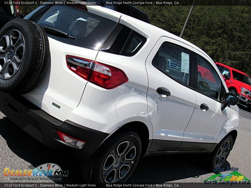 2018 Ford EcoSport S Diamond White / Medium Light Stone Photo #32