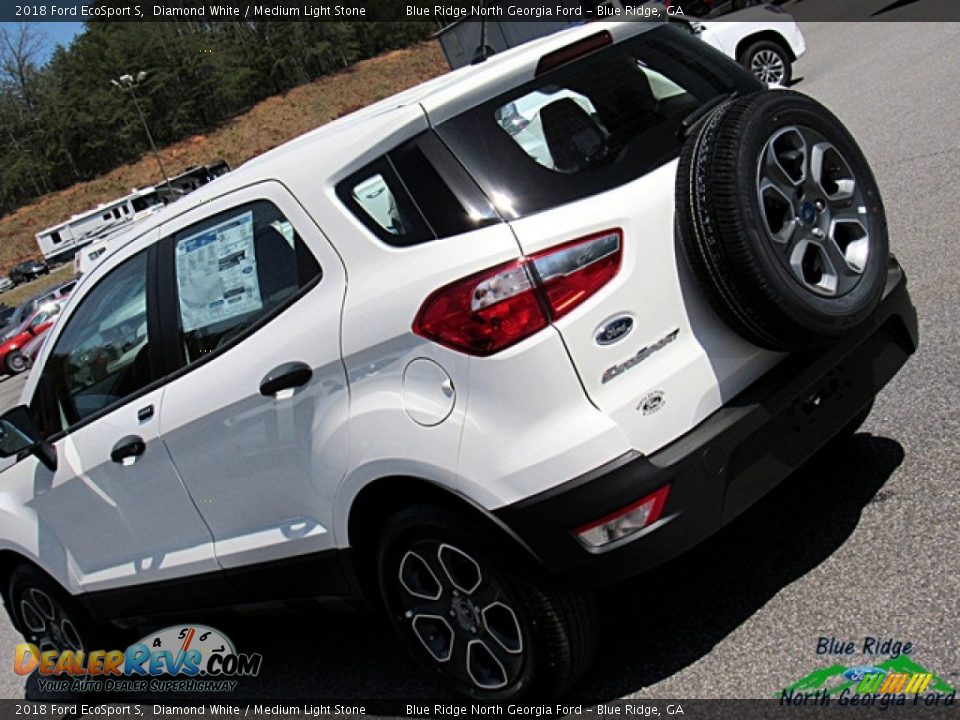 2018 Ford EcoSport S Diamond White / Medium Light Stone Photo #33