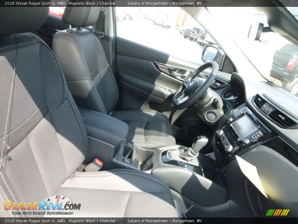 2018 Nissan Rogue Sport SL AWD Magnetic Black / Charcoal Photo #10