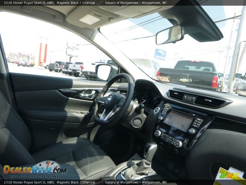 2018 Nissan Rogue Sport SL AWD Magnetic Black / Charcoal Photo #11