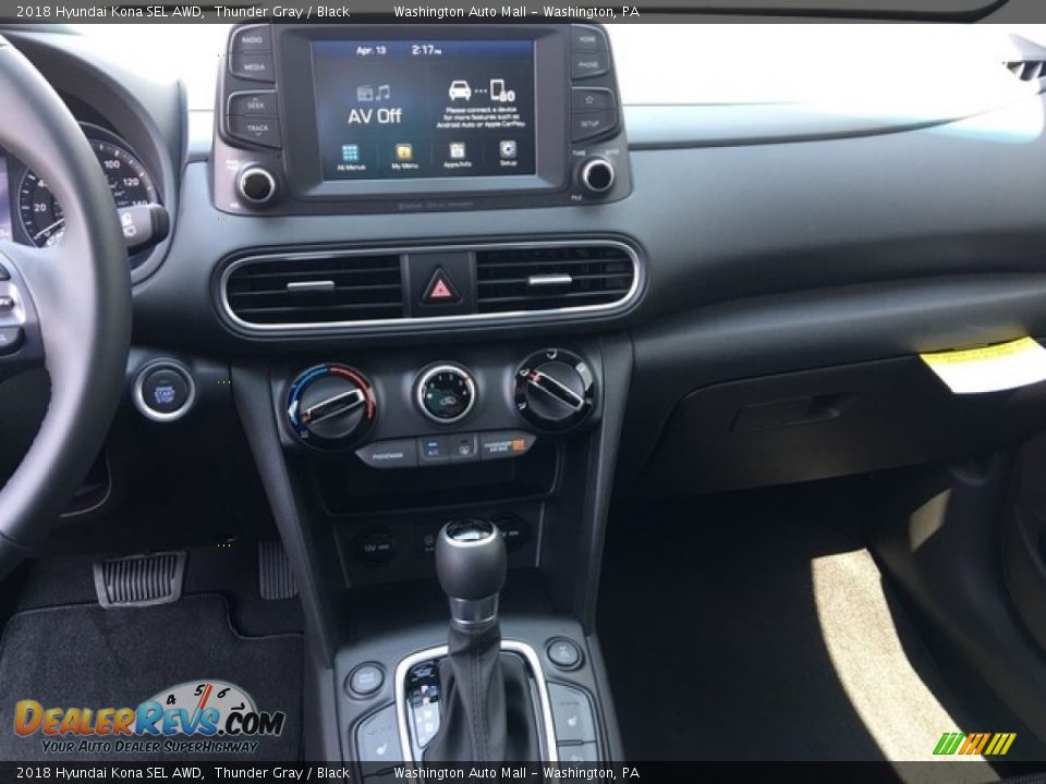 Controls of 2018 Hyundai Kona SEL AWD Photo #14