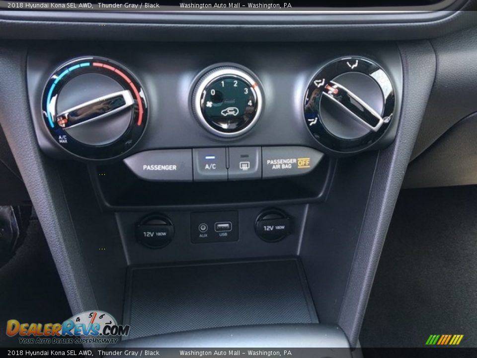 Controls of 2018 Hyundai Kona SEL AWD Photo #19