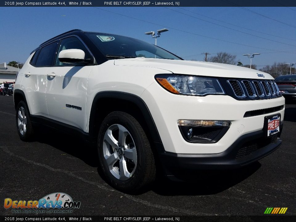 2018 Jeep Compass Latitude 4x4 White / Black Photo #1