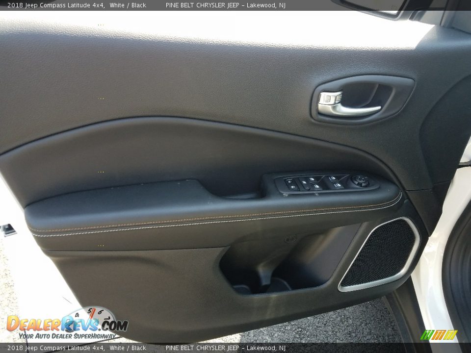 2018 Jeep Compass Latitude 4x4 White / Black Photo #6
