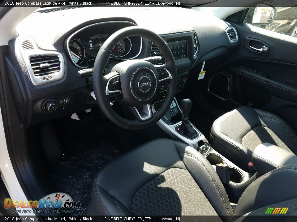 2018 Jeep Compass Latitude 4x4 White / Black Photo #7