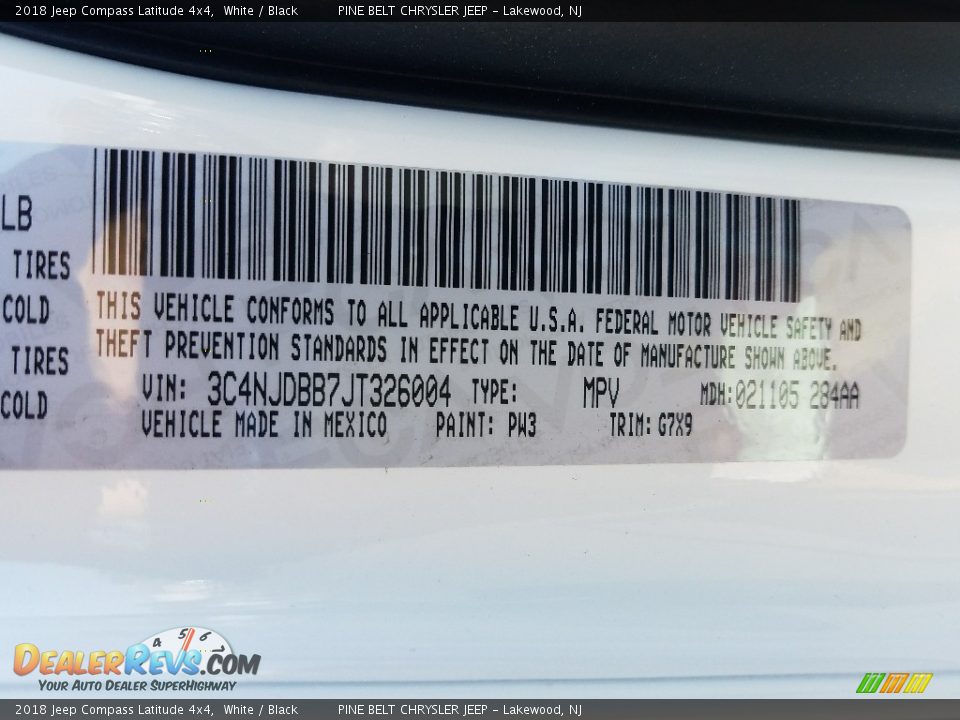 2018 Jeep Compass Latitude 4x4 White / Black Photo #9