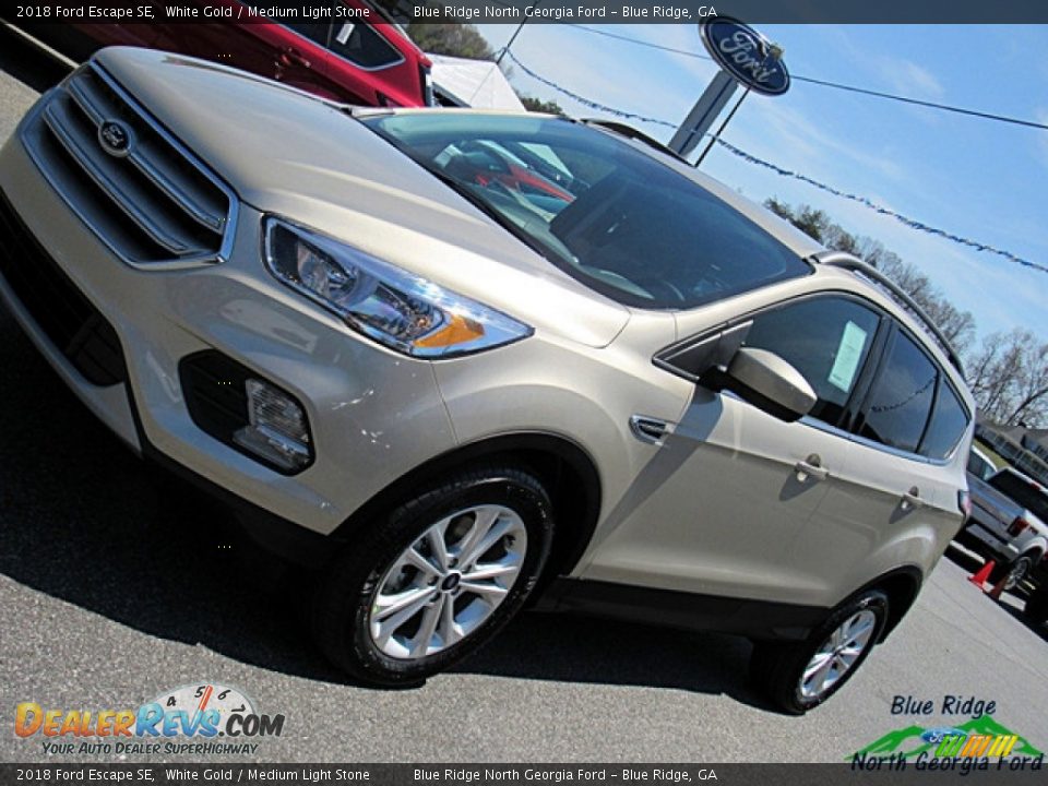 2018 Ford Escape SE White Gold / Medium Light Stone Photo #27