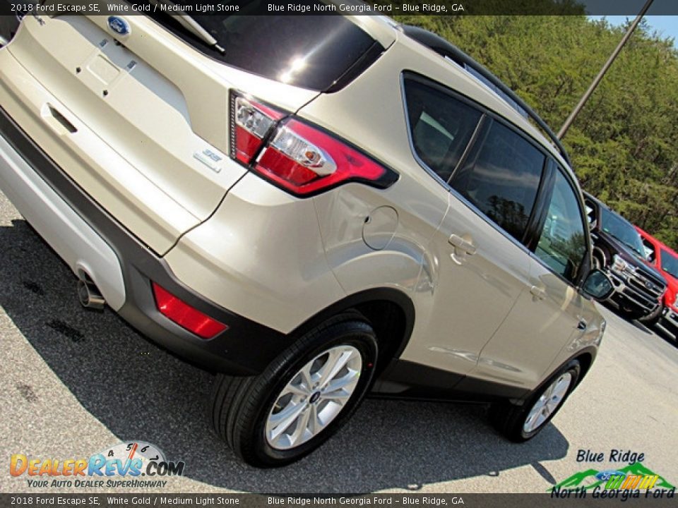 2018 Ford Escape SE White Gold / Medium Light Stone Photo #29