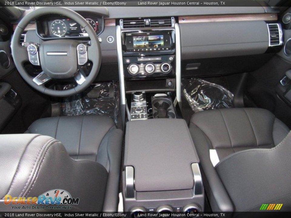 Dashboard of 2018 Land Rover Discovery HSE Photo #4