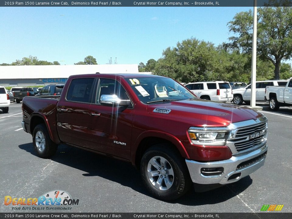 Front 3/4 View of 2019 Ram 1500 Laramie Crew Cab Photo #7