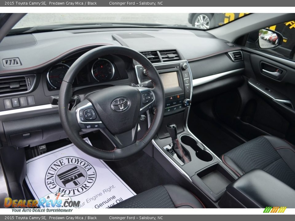2015 Toyota Camry SE Predawn Gray Mica / Black Photo #10