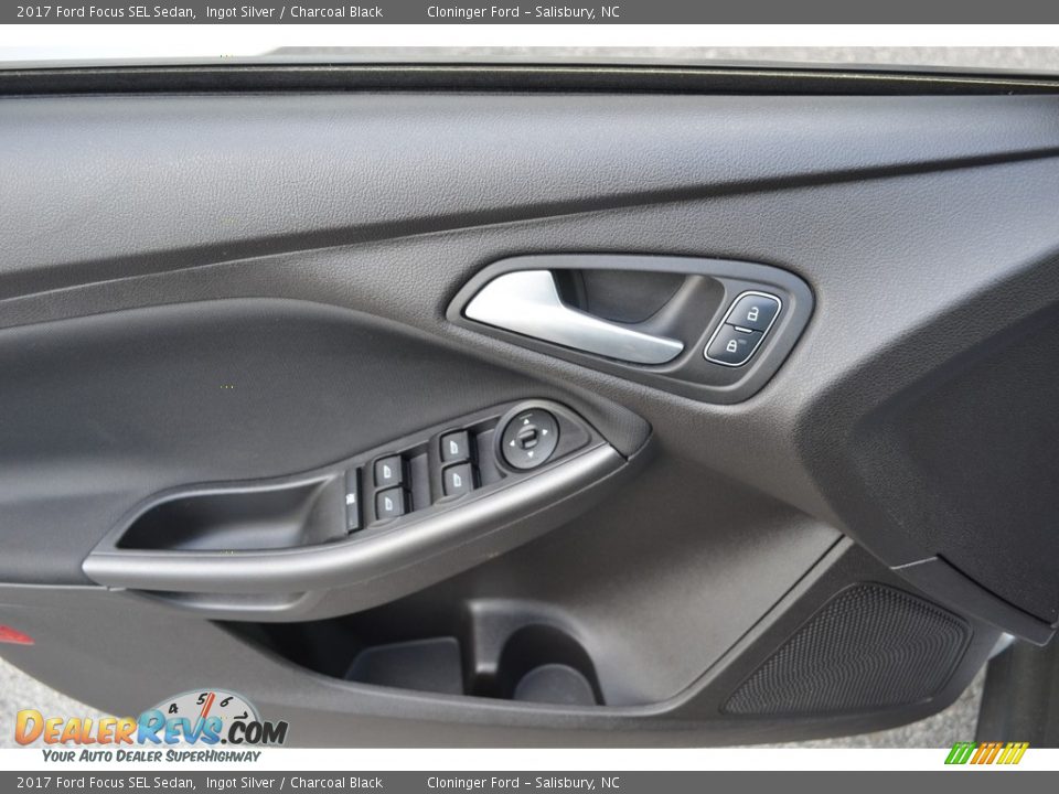2017 Ford Focus SEL Sedan Ingot Silver / Charcoal Black Photo #8