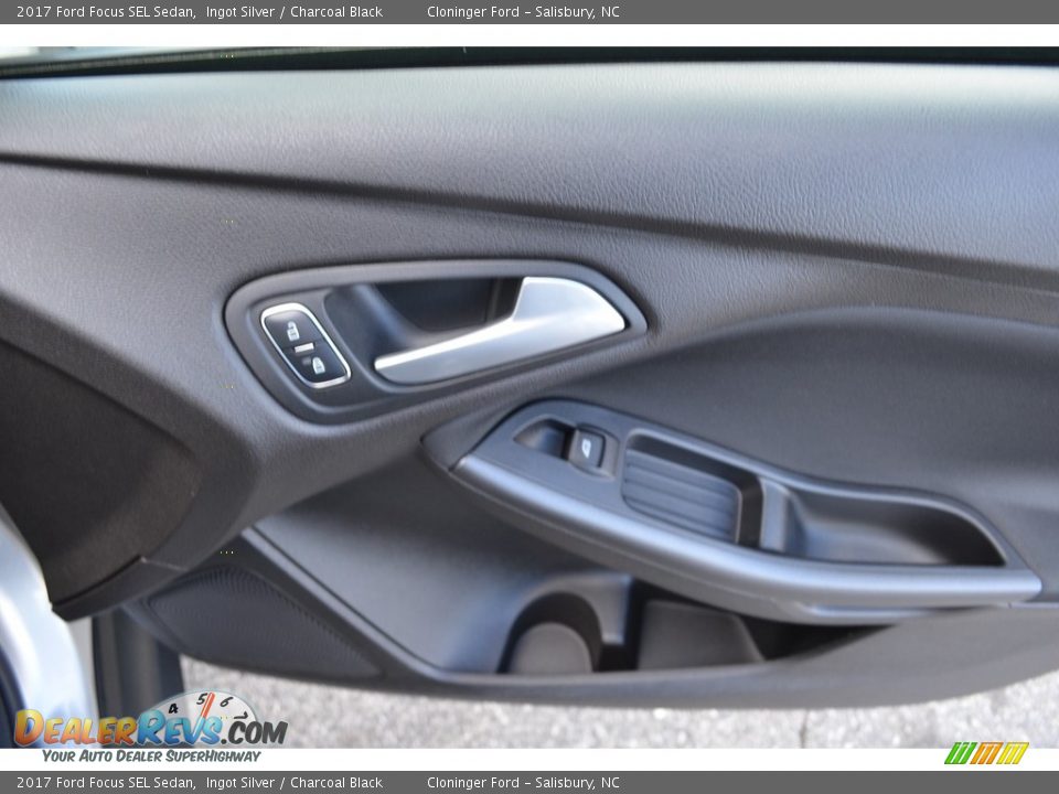 2017 Ford Focus SEL Sedan Ingot Silver / Charcoal Black Photo #15