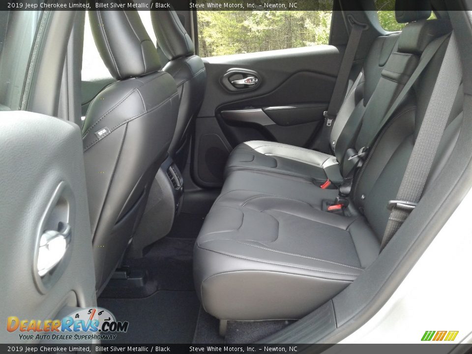 Rear Seat of 2019 Jeep Cherokee Limited Photo #11