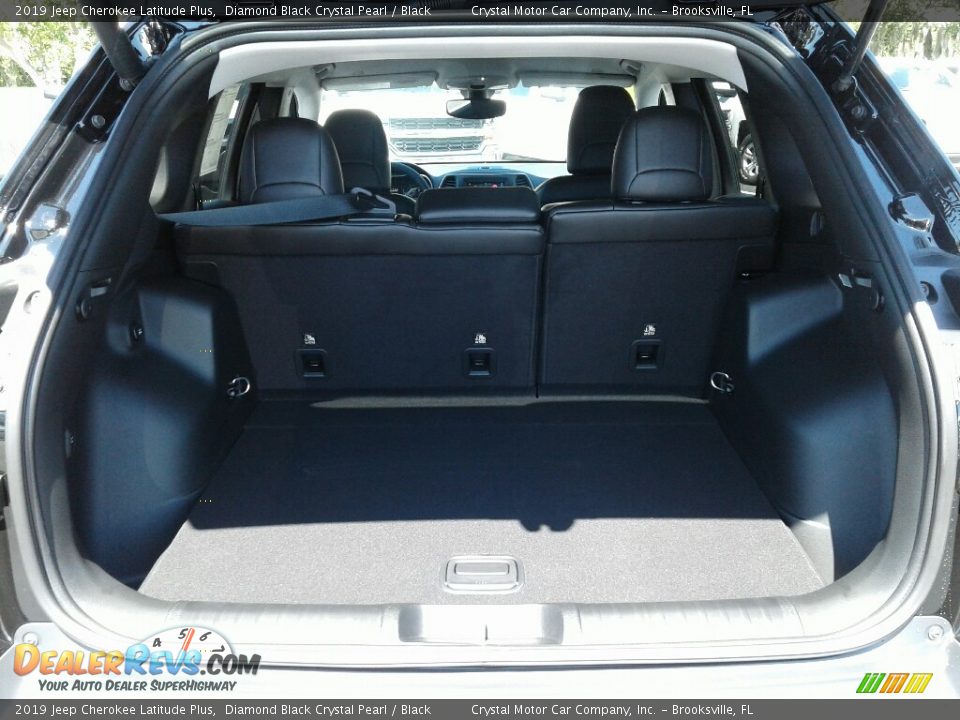 2019 Jeep Cherokee Latitude Plus Diamond Black Crystal Pearl / Black Photo #19