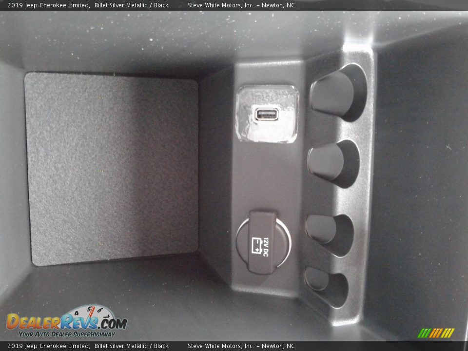 2019 Jeep Cherokee Limited Billet Silver Metallic / Black Photo #29