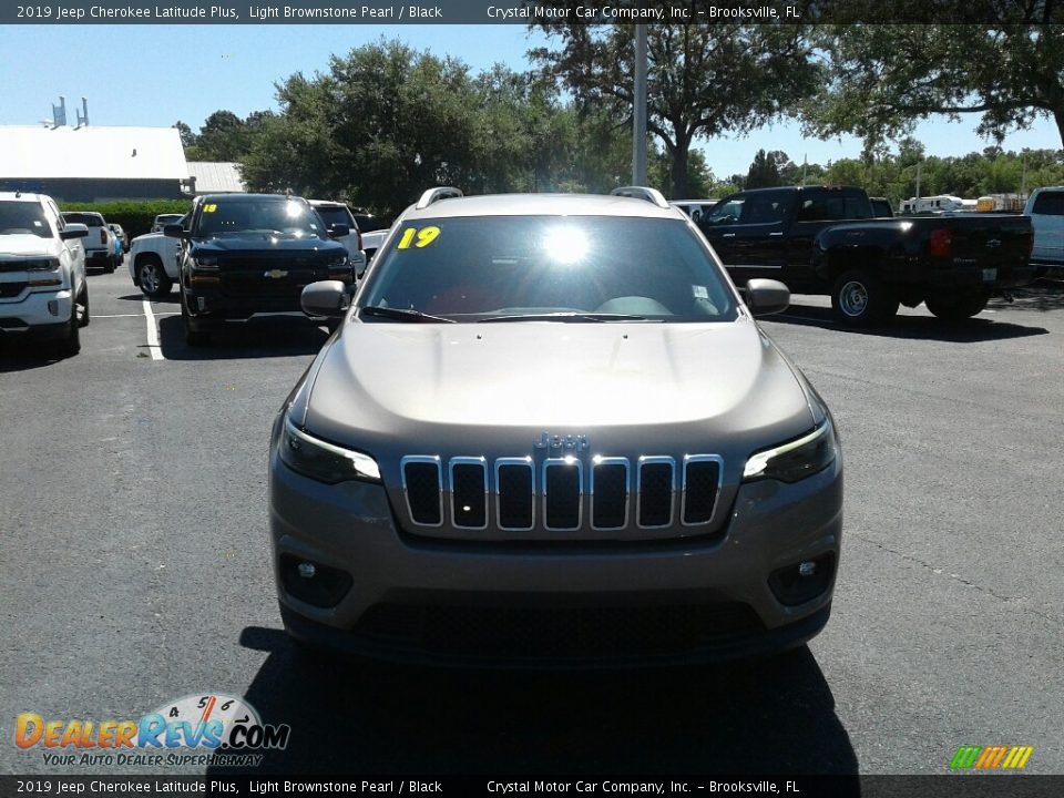 2019 Jeep Cherokee Latitude Plus Light Brownstone Pearl / Black Photo #8