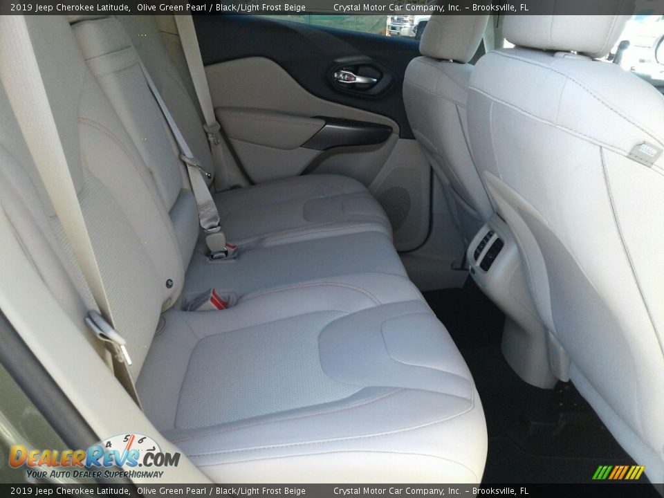2019 Jeep Cherokee Latitude Olive Green Pearl / Black/Light Frost Beige Photo #11