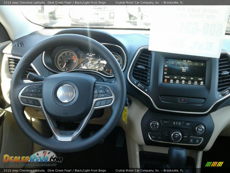 2019 Jeep Cherokee Latitude Olive Green Pearl / Black/Light Frost Beige Photo #13