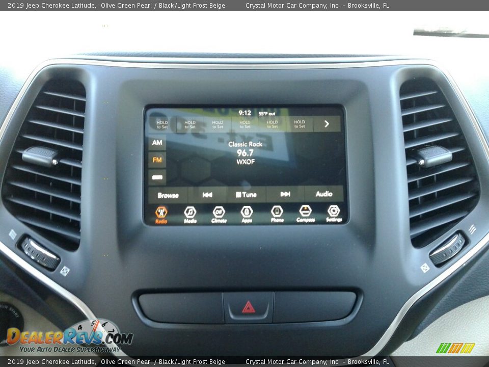 2019 Jeep Cherokee Latitude Olive Green Pearl / Black/Light Frost Beige Photo #15