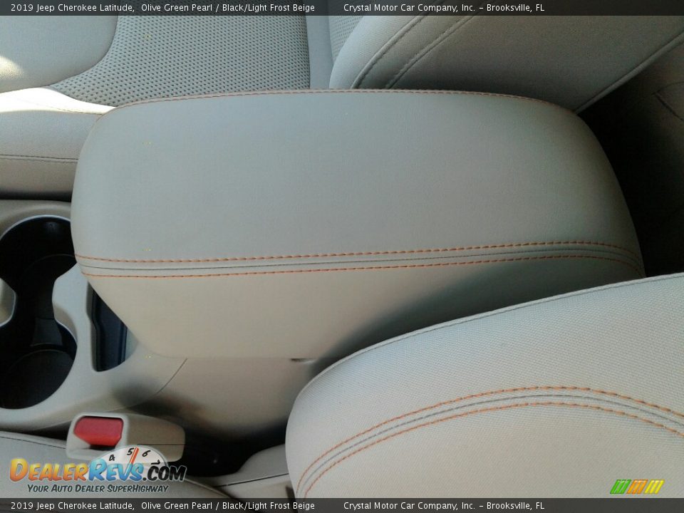 2019 Jeep Cherokee Latitude Olive Green Pearl / Black/Light Frost Beige Photo #18