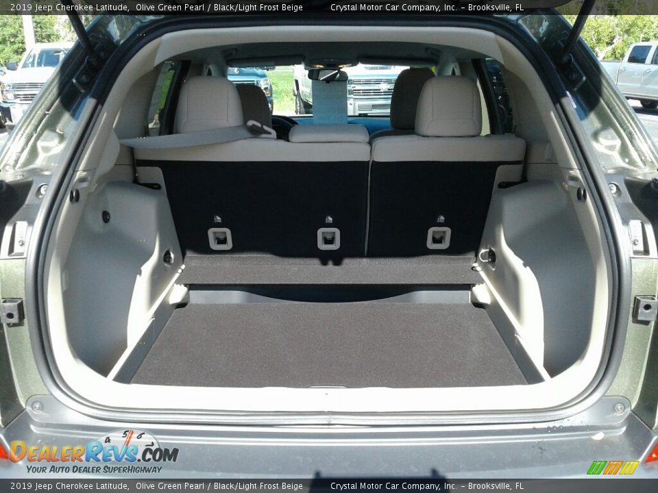2019 Jeep Cherokee Latitude Olive Green Pearl / Black/Light Frost Beige Photo #19