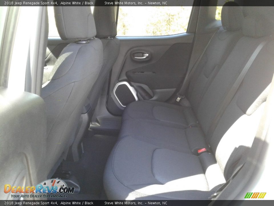 2018 Jeep Renegade Sport 4x4 Alpine White / Black Photo #11