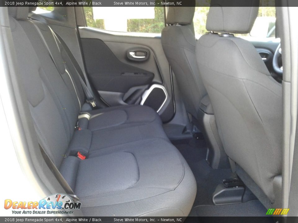 2018 Jeep Renegade Sport 4x4 Alpine White / Black Photo #13