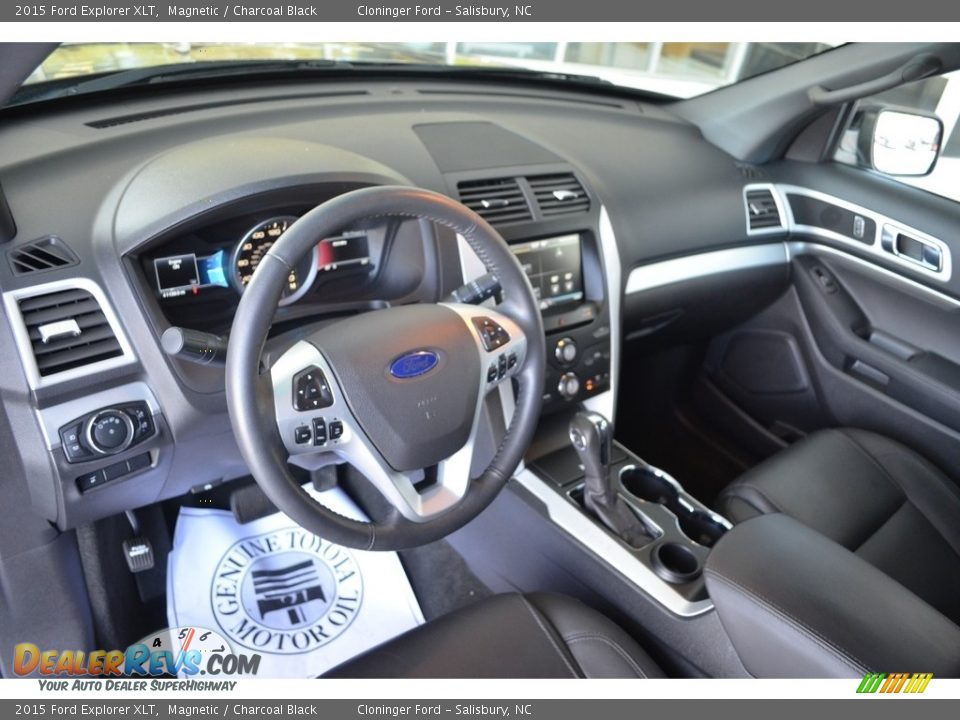 2015 Ford Explorer XLT Magnetic / Charcoal Black Photo #9