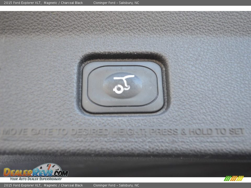 2015 Ford Explorer XLT Magnetic / Charcoal Black Photo #12