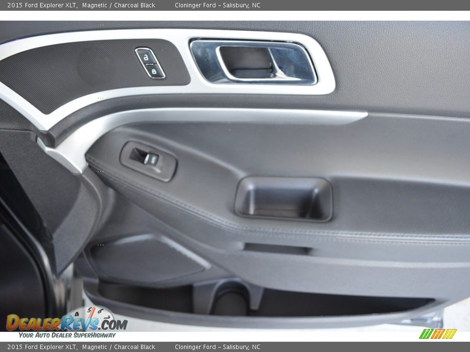 2015 Ford Explorer XLT Magnetic / Charcoal Black Photo #14
