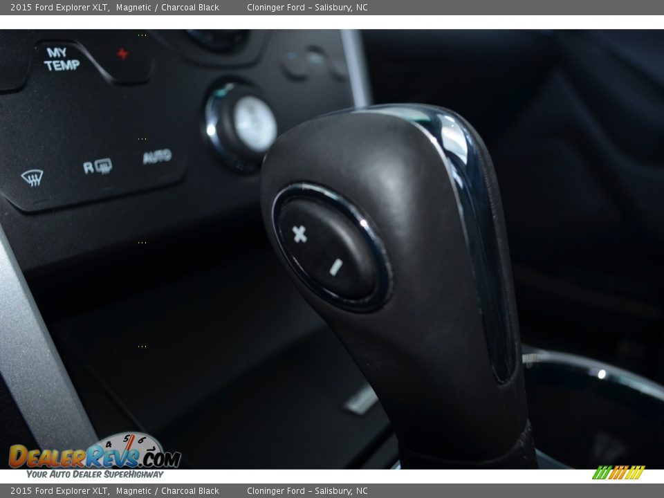 2015 Ford Explorer XLT Magnetic / Charcoal Black Photo #20