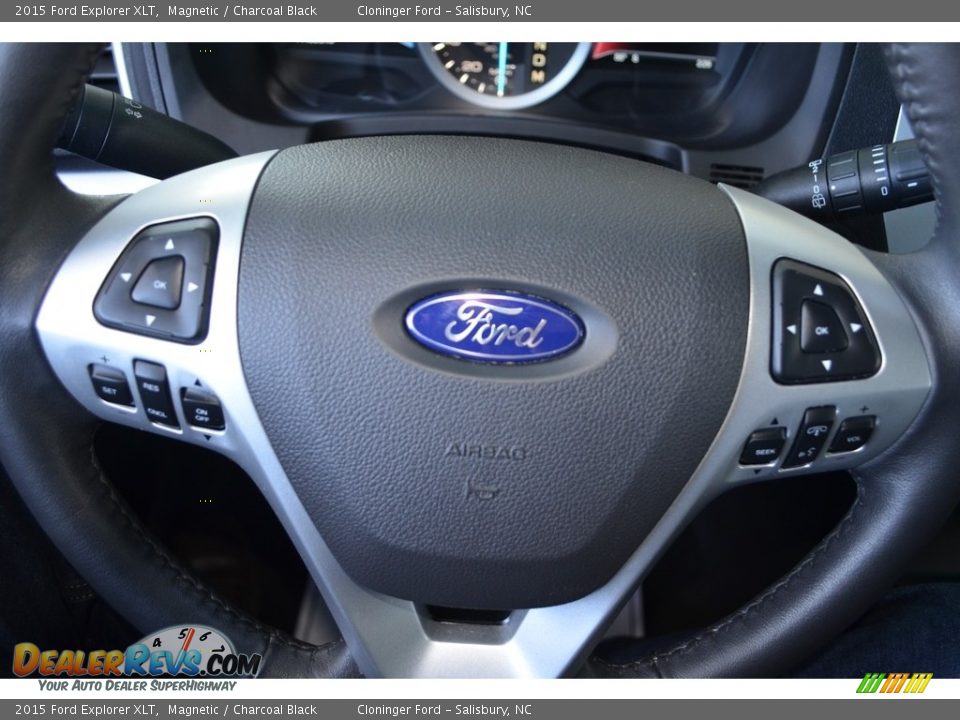 2015 Ford Explorer XLT Magnetic / Charcoal Black Photo #21