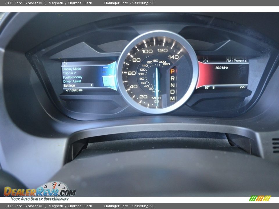 2015 Ford Explorer XLT Magnetic / Charcoal Black Photo #22