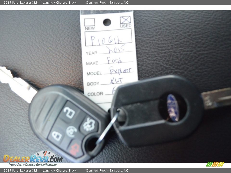 2015 Ford Explorer XLT Magnetic / Charcoal Black Photo #24