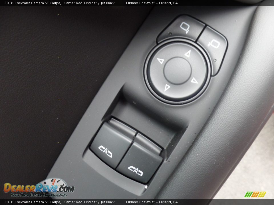 Controls of 2018 Chevrolet Camaro SS Coupe Photo #21