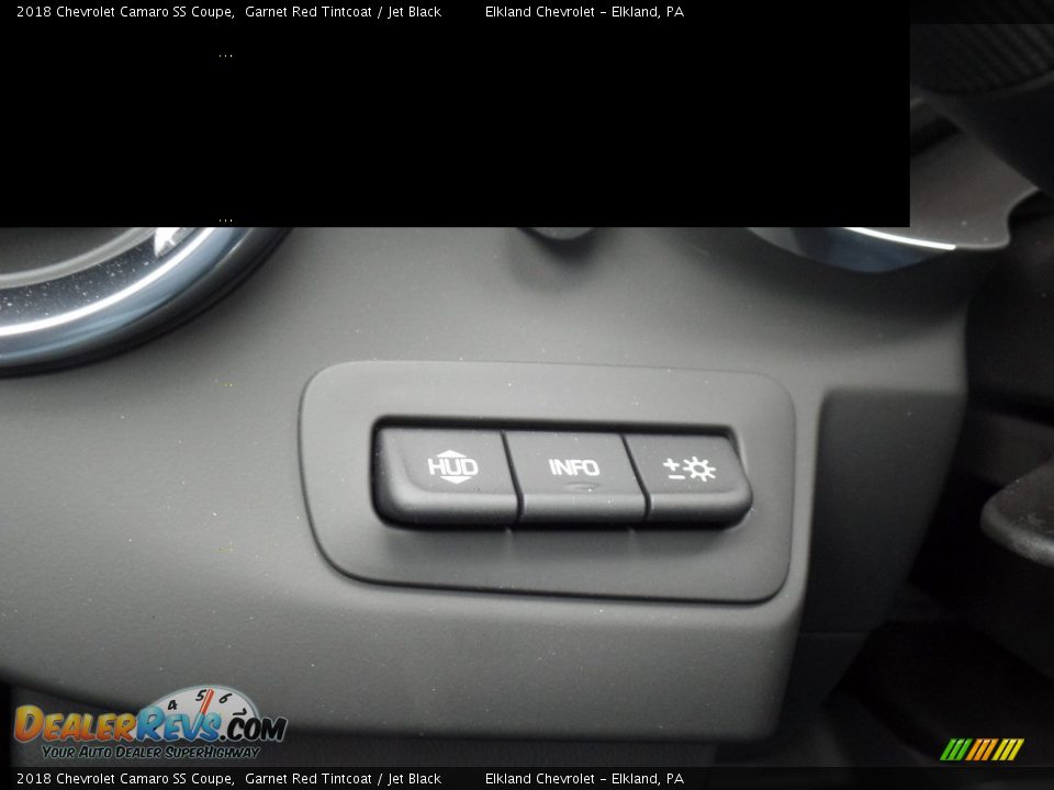 Controls of 2018 Chevrolet Camaro SS Coupe Photo #23