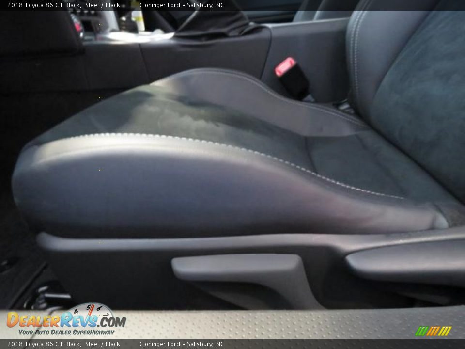 Front Seat of 2018 Toyota 86 GT Black Photo #8