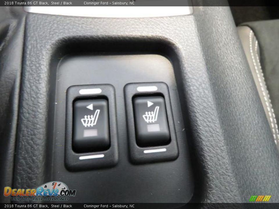 Controls of 2018 Toyota 86 GT Black Photo #17