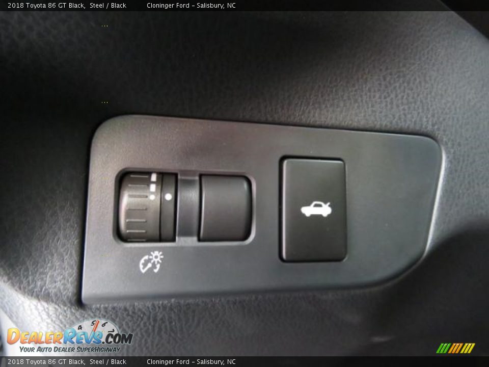 Controls of 2018 Toyota 86 GT Black Photo #19