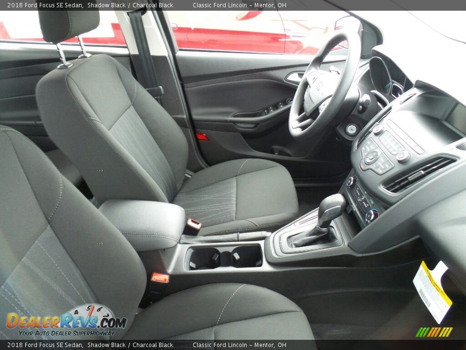 2018 Ford Focus SE Sedan Shadow Black / Charcoal Black Photo #5